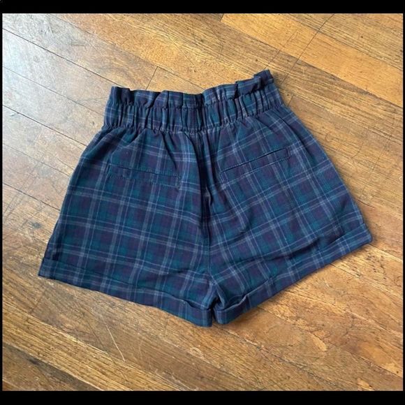 American Eagle High Waisted plaid Mom Shorts - Picture 4 of 6